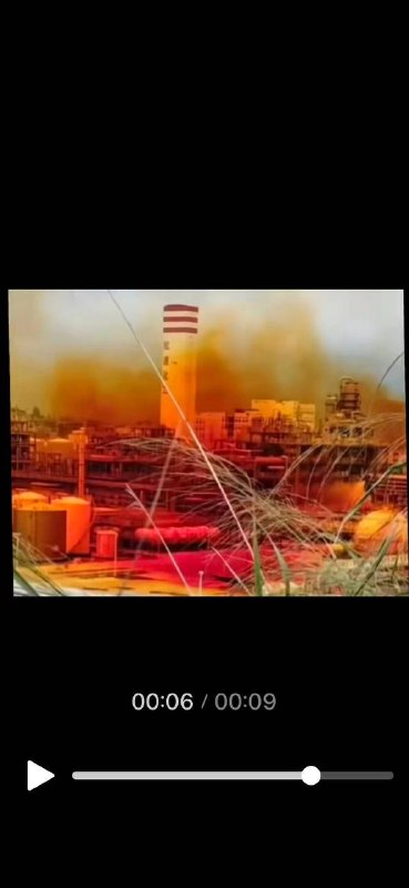 据澎湃新闻：福建泉州一园区疑似发生溴泄漏，“橙色雾气笼罩现场”