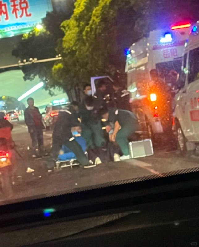 两死一伤，岳阳机车炸街感谢 Group  投稿！两死一伤，岳阳机车炸街感谢 Group  投稿！