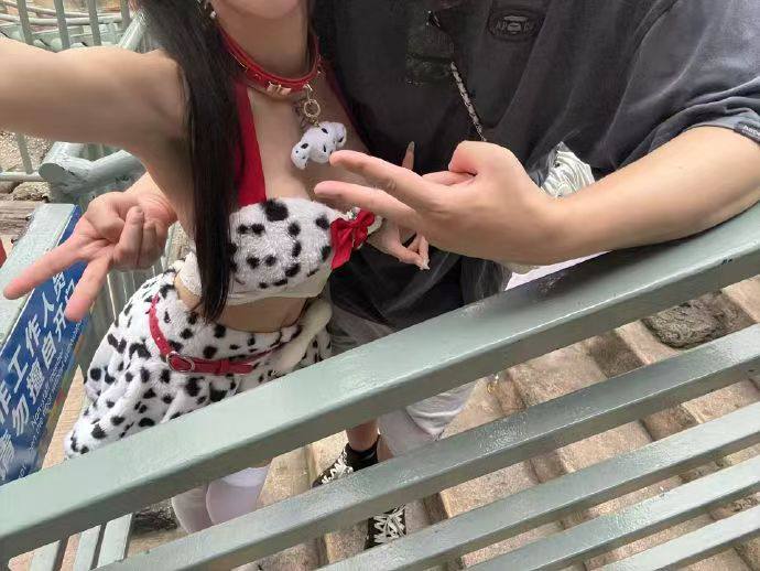 网友爆料，又一名 纯爱战士 倒下了女的应该挺好看，又喜欢脚踩几条船，不过把金主男友得罪了，又得物色下一个凯子了感谢家人们投稿！网友爆料，又一名 纯爱战士 倒下了女的应该挺好看，又喜欢脚踩几条船，不过把金主男友得罪了，又得物色下一个凯子了感谢家人们投稿！