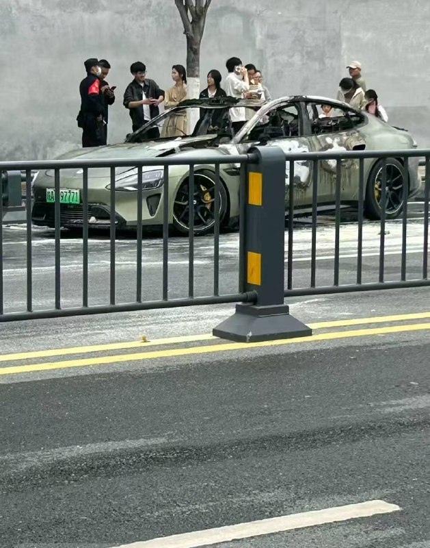 小米感谢家人们投稿！小米感谢家人们投稿！