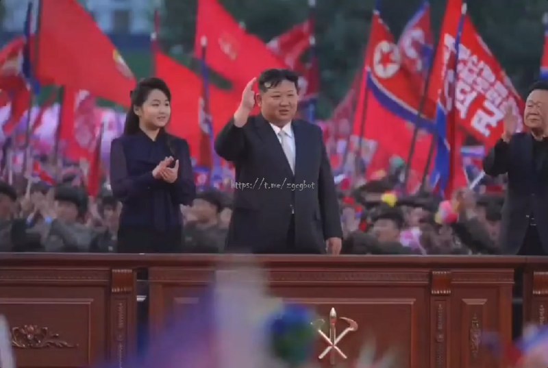 #金正恩 为 女儿 打造接班人形象 #图片感谢来自某频道的投稿！#金正恩 为 女儿 打造接班人形象 #图片感谢来自某频道的投稿！