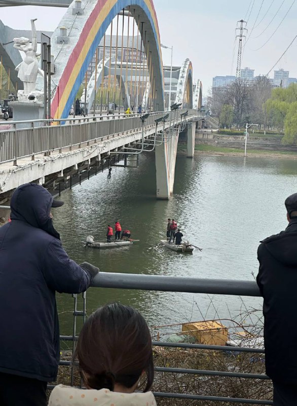 3月15日河南漯河泰山路彩虹桥跳河，遗体已打捞上岸