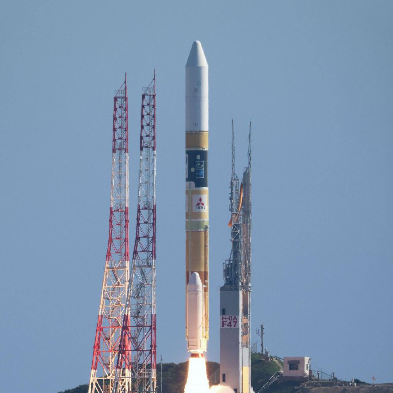 #日本 成功 发射 一枚搭载 #月球 着陆器、X射线望远镜的 #火箭