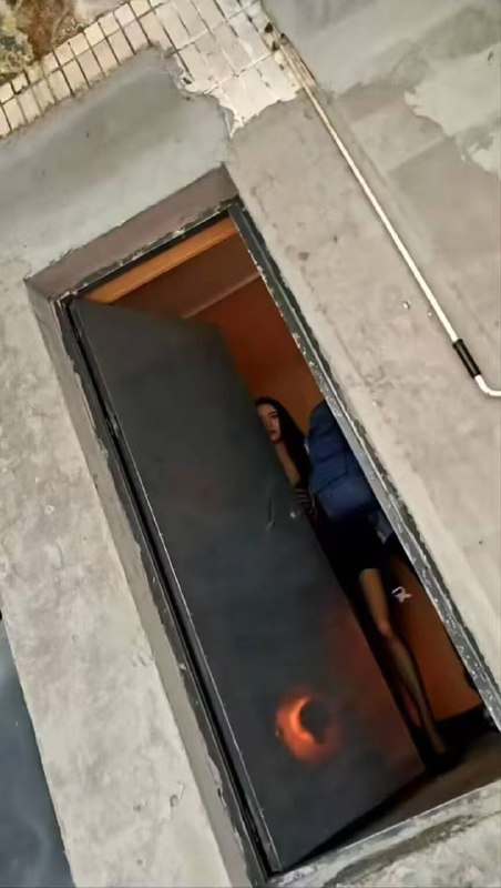 #黑丝 #美女 #鸡 😑 这种什么时候能接盘 ？#黑丝 #美女 #鸡 😑 这种什么时候能接盘 ？