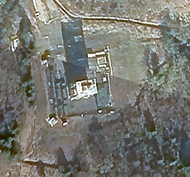 #普京 住所 曝光，12套防空系统保护，专用铁路通向 情妇 住处 据自由电台援引卫星图像报道，普京在瓦尔代的住所周围安装了12套防空系统，其中大部分是“铠甲”防空导弹