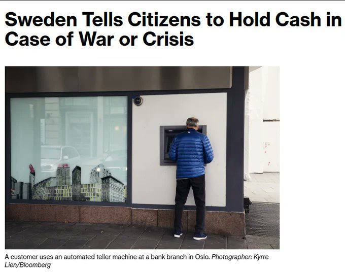 瑞典央行瑞典国家银行建议成年人在家中备存约1000瑞典克朗（约合110美元）的现金，足够支付一周基本生活所需，如食品和药品，以应对战争、网络攻击或其他危机