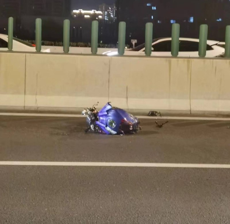 7.20 无锡马山车祸 #摩托车🏍️by 匿名投稿7.20 无锡马山车祸 #摩托车🏍️by 匿名投稿