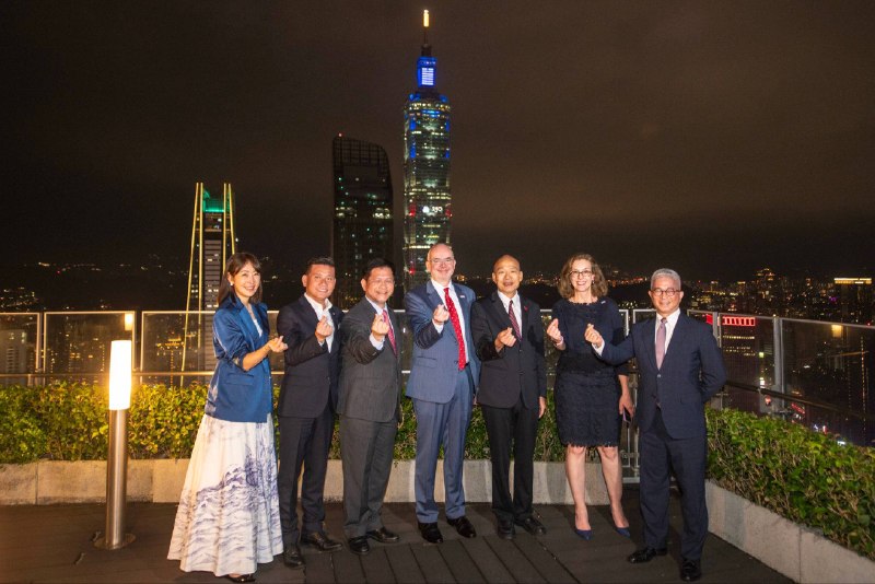 台湾台北 101 点亮庆祝美国建国 250 年感谢家人们投稿！台湾台北 101 点亮庆祝美国建国 250 年感谢家人们投稿！