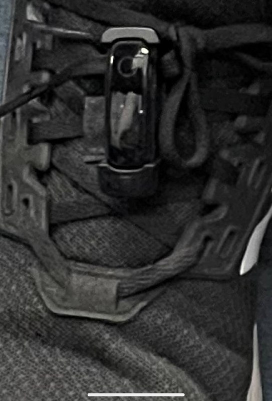 我朋友刚刚拍的 深圳南山 宝安这块 鞋子 上面装 #摄像头 👀 #抄底我朋友刚刚拍的 深圳南山 宝安这块 鞋子 上面装 #摄像头 👀 #抄底