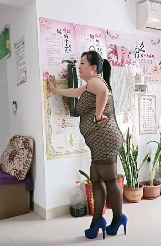 帅哥进来按摩 spa #恋老 #技师by 匿名投稿帅哥进来按摩 spa #恋老 #技师by 匿名投稿