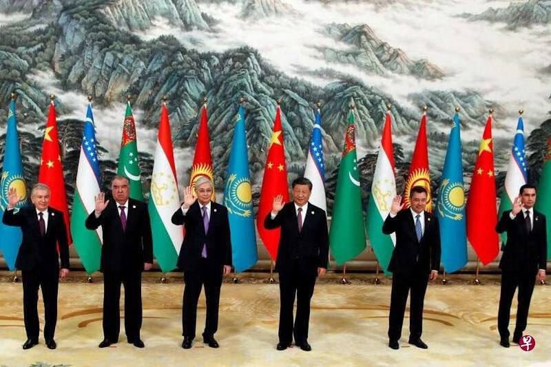 中国国家主席习近平星期五（5月19日）上午在中国—中亚峰会上宣布，中国将向中亚国家提供总额260亿元人民币（约49.6亿新元）的融资支持和无偿援助，并愿帮助中亚国家加强执法安全和防务能力建设