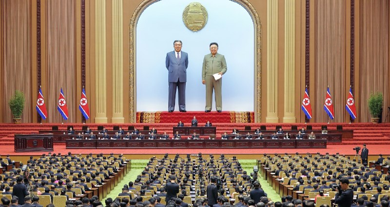 朝中社平壤 3 月 23 日电 朝鲜民主主义人民共和国最高人民会议于 3 月 22 日召开其作为第十五届第一场国政活动的第一次会议，再次推举 #金正恩 同志为 #朝鲜 民主主义人民共和国国务委员长