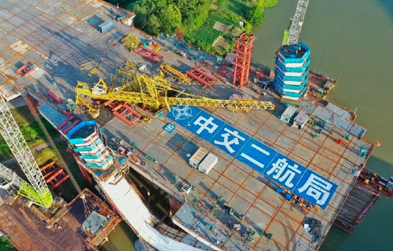 13日上午，#成都 简阳市金简仁快速路跨沱江大桥项目塔吊顶升过程中发生垮塌，事故造成6人死亡、5人受伤，伤者正在医院接受治疗，生命体征平稳