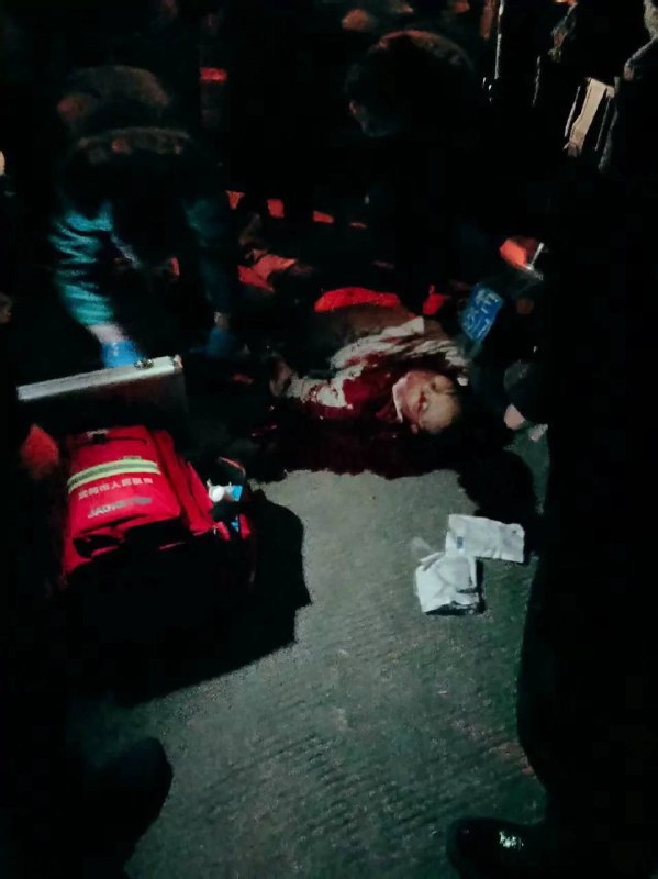 湖南邵阳武冈步行街杀人 #邵阳 #抹脖子湖南邵阳武冈步行街杀人 #邵阳 #抹脖子