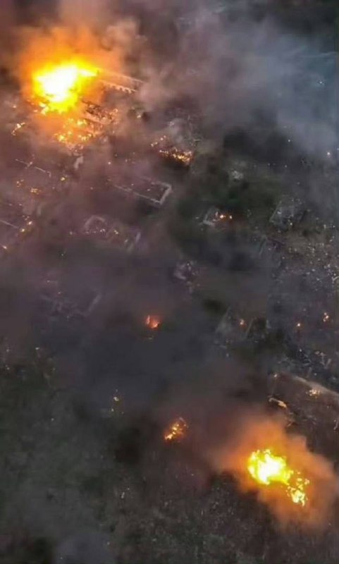 5月5日，有网友放出浏阳爆炸烟花厂的前后对比图：感谢家人们投稿！5月5日，有网友放出浏阳爆炸烟花厂的前后对比图：感谢家人们投稿！