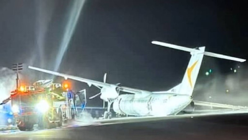 加拿大 一 #飞机 #事故 着陆滑行时起火  机场被迫关闭当地时间28日晚，加拿大 哈利法克斯机场临时关闭，原因是一架从圣约翰斯抵达的飞机在着陆出现事故，飞机在跑道上滑行并部分起火