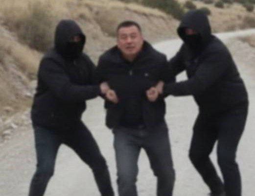 某中国商人在土耳其遭绑架杀害 #嫌犯控制被害人手机转移大量加密资产据《新民晚报》报道，38 岁中国商人王某在土耳其遭绑架杀害弃尸，警方称 10 名嫌疑人已落网