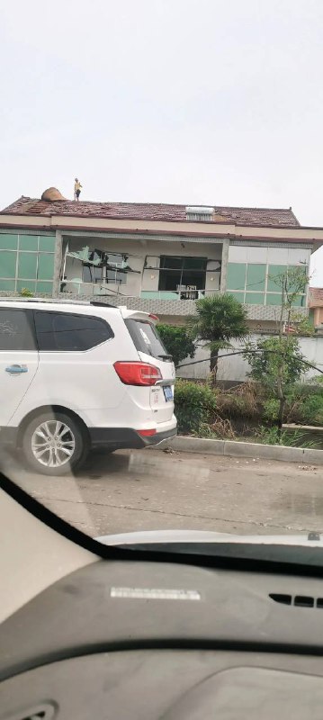 7.17晚上江苏连云港赣榆罗阳、东海县  #龙卷风🌪️by 匿名投稿7.17晚上江苏连云港赣榆罗阳、东海县  #龙卷风🌪️by 匿名投稿