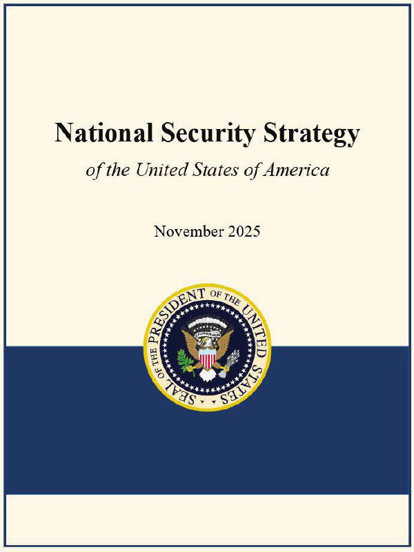 白宫的2025国家安全战略，差不多一半都是针对中国的，第一次把中国贸易形容为“掠夺性的、国家主导的补贴和产业战略”：特朗普总统以一己之力扭转了美国对中国长达三十多年的错误假设：也就是认为，只要向中国开放我们的市场、鼓励美国企业赴华投资、并将制造业外包给中国，就能够促使中国融入所谓的“基于规则的国际秩序”