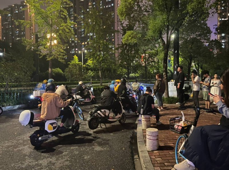 #亚运会 到处封路，扰民运动会，对老百姓没有任何好处by 匿名投稿#亚运会 到处封路，扰民运动会，对老百姓没有任何好处by 匿名投稿