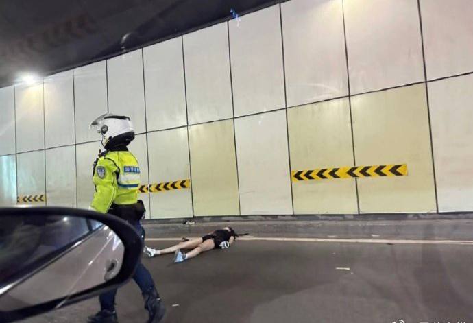 9月15日重庆，摩博会女骑手隧道出车祸，逝者安息