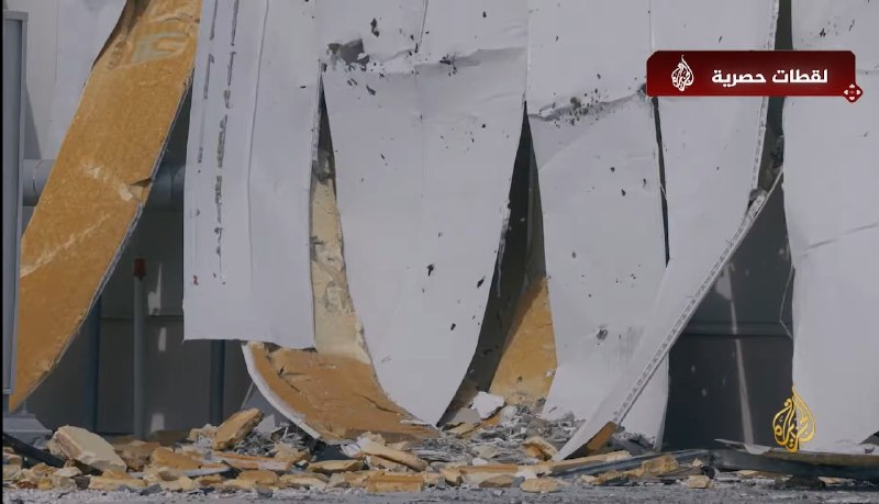 半岛电视台首次拍摄了伊朗此前袭击的卡塔尔 AN/FPS-132 Block 5 弹道导弹预警雷达，其外部建筑和天线阵列受到明显损伤