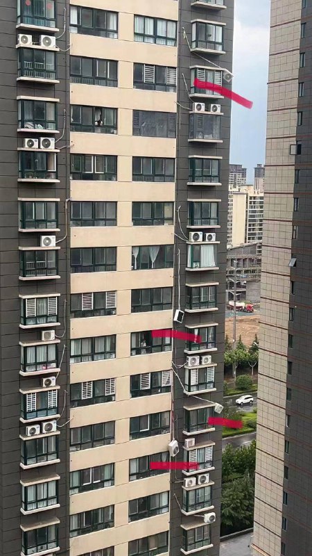 6月30洛阳今天的风雨，外机空调都刮下来了，#洛阳by 匿名投稿6月30洛阳今天的风雨，外机空调都刮下来了，#洛阳by 匿名投稿