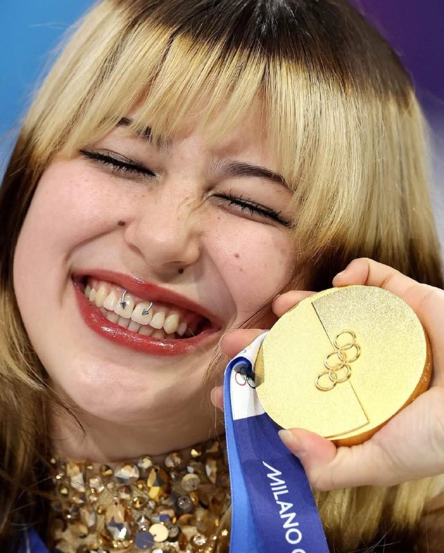 米兰冬奥会花样滑冰团体金牌以及单人金牌——刘美贤刘美贤也是美国花滑史上首位“金牌大满贯女单选手”