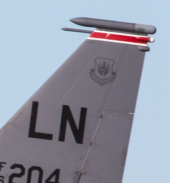 伊朗方面称在伊朗中部击落一架 F-35但是从残骸判断可能是驻莱肯希思美国空军第 494 “黑豹中队”的 F-15E感谢家人们投稿！伊朗方面称在伊朗中部击落一架 F-35但是从残骸判断可能是驻莱肯希思美国空军第 494 “黑豹中队”的 F-15E感谢家人们投稿！