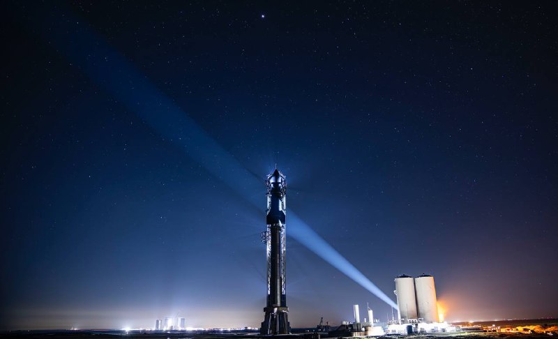 北京时间今晚（11月18日）21:00（当地时间08:00，#马斯克 SpaceX 的“#星舰”将在20分钟的窗口期内再次尝试 发射