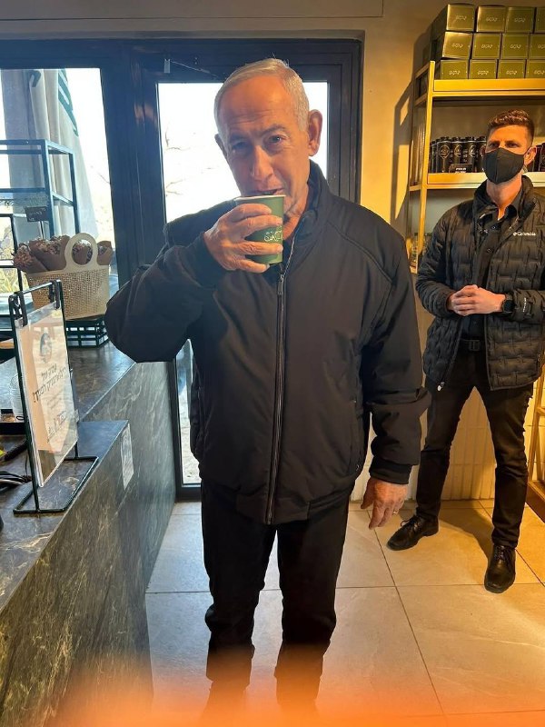 以色列放出的内塔胡尼亚视频和照片，以证明他没有像传闻中说的已经死亡感谢家人们投稿！以色列放出的内塔胡尼亚视频和照片，以证明他没有像传闻中说的已经死亡感谢家人们投稿！