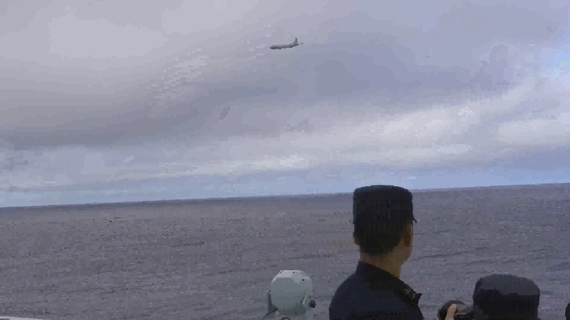 6 月 22 日，海军辽宁舰编队圆满完成远海实战化训练，安全顺利返回青岛母港
