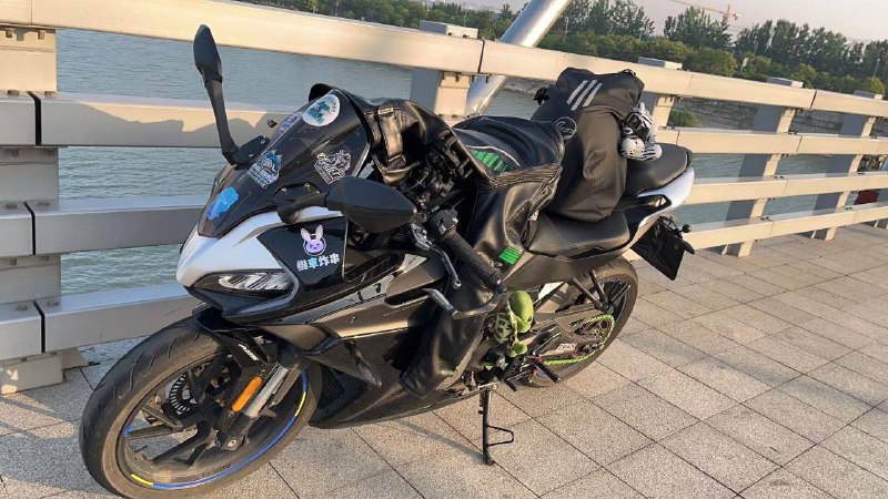 补充南京 #骑手 跳湖，据说他有抑郁症，目前确认已死亡，已打捞到尸体补充南京 #骑手 跳湖，据说他有抑郁症，目前确认已死亡，已打捞到尸体