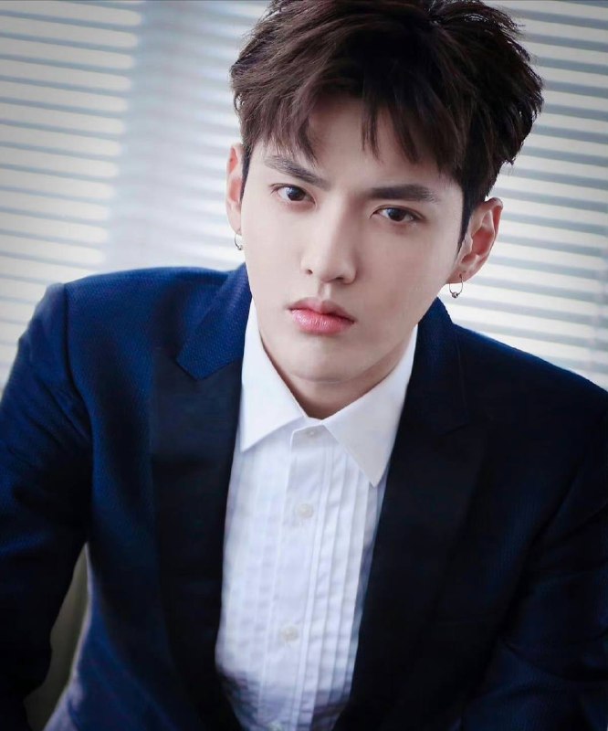 7月25日由于 #吴亦凡 不服一审判决，今日二审开庭了  吴亦凡一审被判有期徒刑13年，加驱逐出境by 匿名投稿7月25日由于 #吴亦凡 不服一审判决，今日二审开庭了  吴亦凡一审被判有期徒刑13年，加驱逐出境by 匿名投稿