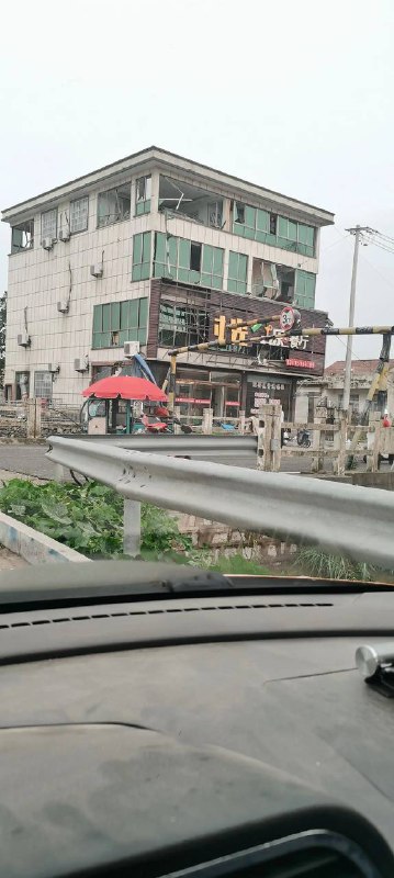 7.17晚上江苏连云港赣榆罗阳、东海县  #龙卷风🌪️by 匿名投稿7.17晚上江苏连云港赣榆罗阳、东海县  #龙卷风🌪️by 匿名投稿