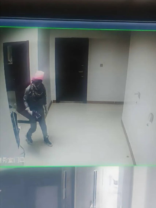 8月5日凌晨4时左右,孩子睡梦中在兰州大奔机电设备有限公司员工宿舍内被伪装打扮的同事 #割喉 出事后,公司不闻不问,医药费家属自付,嫌犯潜逃后被抓获,公安机关人故意伤害罪对其进行十日治安拘留by 匿名投稿8月5日凌晨4时左右,孩子睡梦中在兰州大奔机电设备有限公司员工宿舍内被伪装打扮的同事 #割喉 出事后,公司不闻不问,医药费家属自付,嫌犯潜逃后被抓获,公安机关人故意伤害罪对其进行十日治安拘留by 匿名投稿