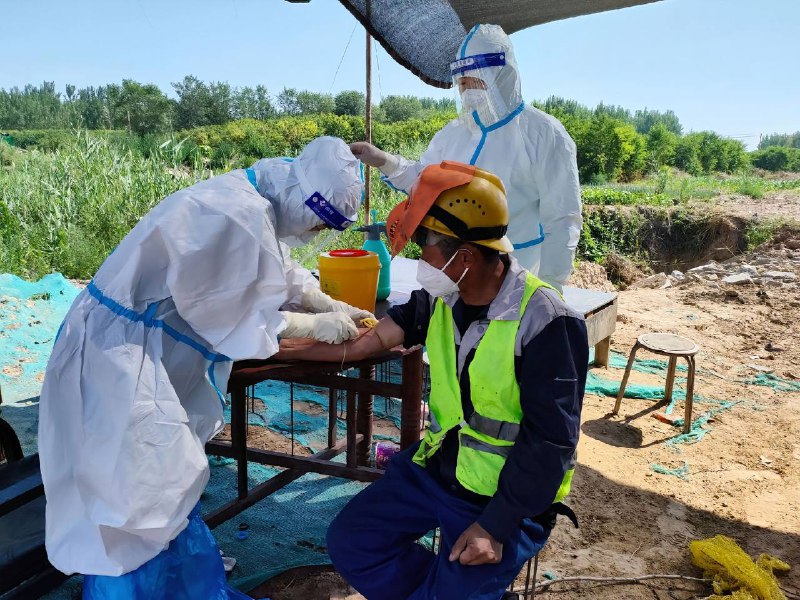 7月8日河北沧州，又穿隔离服，因为一个 #猴痘 的密接又穿上了隔离服7月8日河北沧州，又穿隔离服，因为一个 #猴痘 的密接又穿上了隔离服