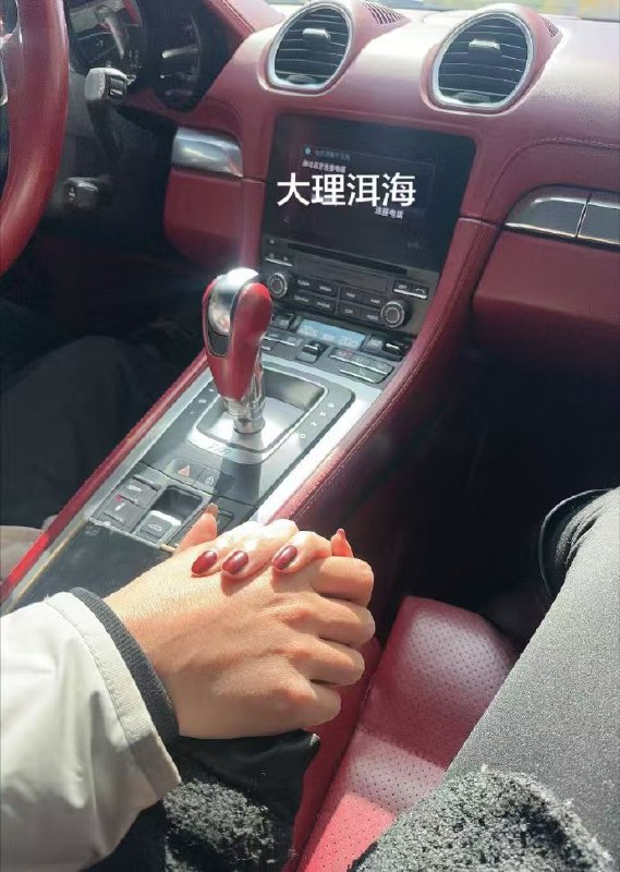 网友爆料：炸裂！表哥表妹婚外情8年，表哥有老婆，表哥提分手，表妹不愿意，网上曝光……感谢家人们投稿！网友爆料：炸裂！表哥表妹婚外情8年，表哥有老婆，表哥提分手，表妹不愿意，网上曝光……感谢家人们投稿！