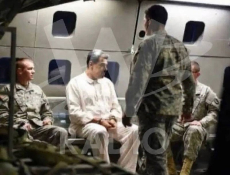 马杜罗玩时装秀：1）睡衣