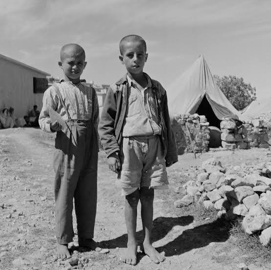 #哈马斯这帮人都出生在Khan Yunis难民营Khan Younis是一个巴勒斯坦🇵🇸难民营，位于汗尤尼斯省，就在汗尤尼斯市以西，加沙地带南部地中海海岸以东两公里处