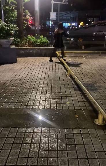 #伪娘 站街 #卖淫by 匿名投稿#伪娘 站街 #卖淫by 匿名投稿