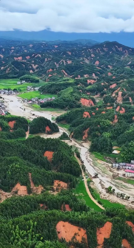 郴州资兴，州门司镇 #泥石流by 匿名投稿郴州资兴，州门司镇 #泥石流by 匿名投稿