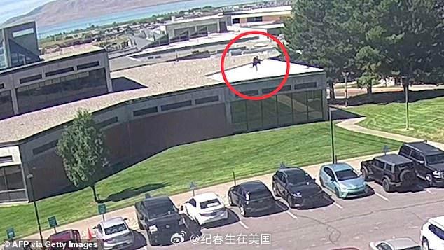 枪杀Charlie Kirk的嫌犯，22岁的Tyler Robinson