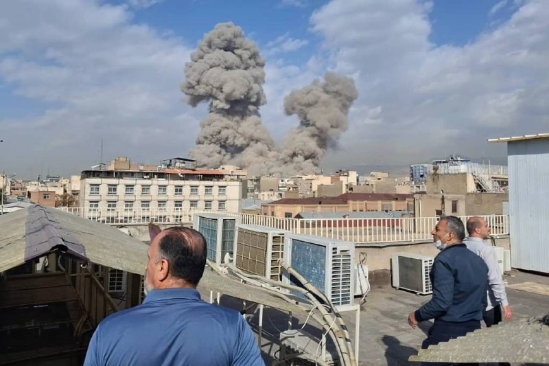 🇮🇷🇮🇱德黑兰民众表示，政府没有告诉他们该怎么做罢工开始时没有响起警报