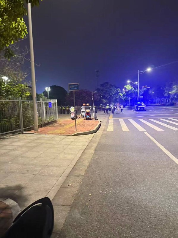 广西南宁集美 辱骂 #外卖员感谢家人们投稿！广西南宁集美 辱骂 #外卖员感谢家人们投稿！