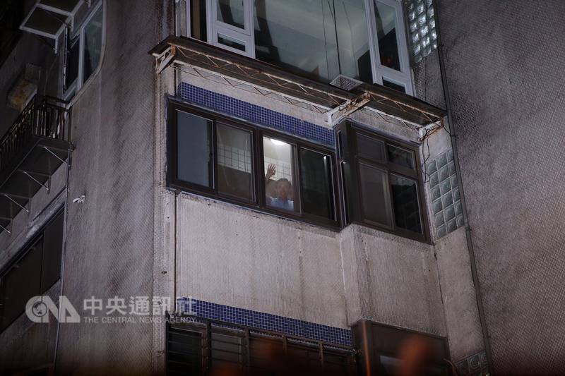 #马英九 台湾住处全景，中国县长看了都摇头台湾这么没落，领导人都住这么寒酸，难怪不受待见，老马来我们中国县城当官吧，出门有10台考斯特，100公里清场，县城大楼比台北101奢侈，还有女下属任玩，不必拘于台湾省，寒酸