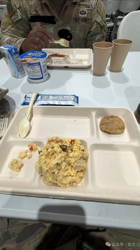 美军开饭了 简单吃点感谢家人们投稿！美军开饭了 简单吃点感谢家人们投稿！