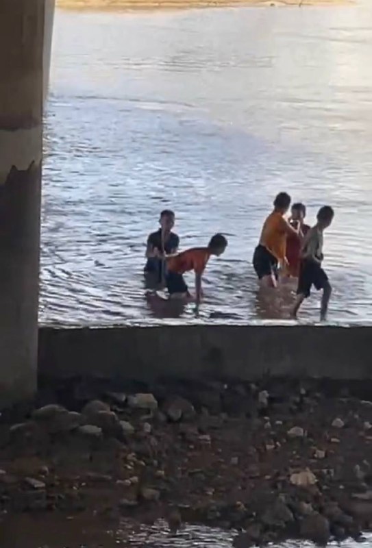 7.31茂名，5个小孩玩水，沉了一个 #溺水by 匿名投稿7.31茂名，5个小孩玩水，沉了一个 #溺水by 匿名投稿