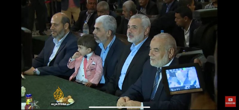 #伊斯梅尔·哈尼亚（阿拉伯语：إسماعيل هنية‎，Ismaʻīl Haniyya ，哈马斯政治领导恐怖主义组织发动了有史以来对以色列发动的最致命的袭击——犹太国家声称这是“我们的9/11”