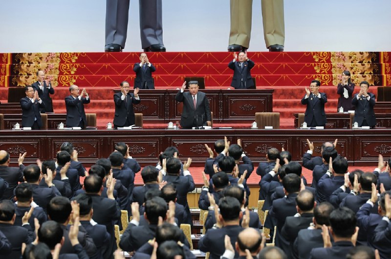 朝中社平壤 3 月 23 日电 朝鲜民主主义人民共和国最高人民会议于 3 月 22 日召开其作为第十五届第一场国政活动的第一次会议，再次推举 #金正恩 同志为 #朝鲜 民主主义人民共和国国务委员长